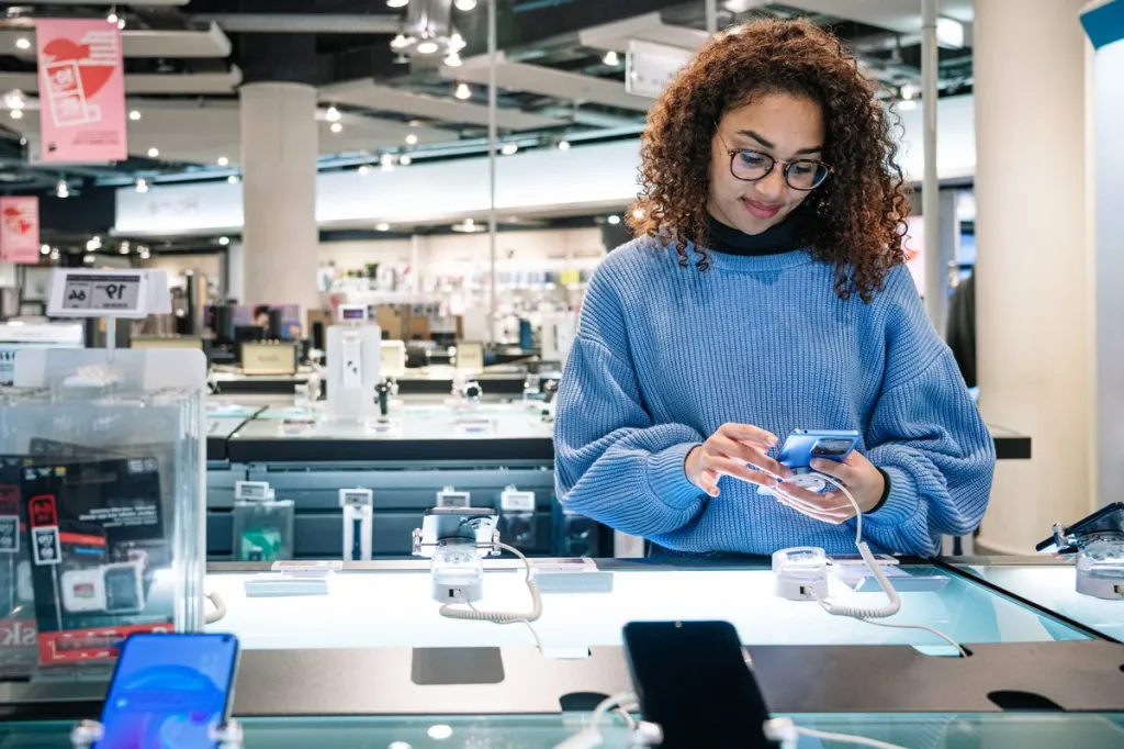 Retailers and mobile operators using CypherSoft's device platform